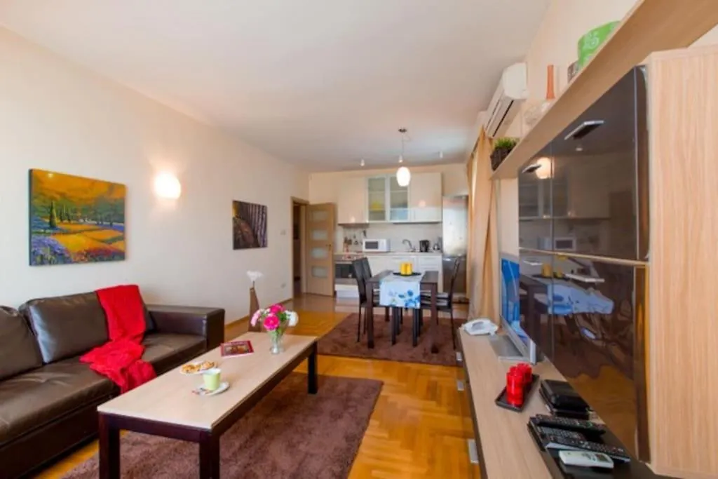 Alba Apartment - Prime Location Sofia